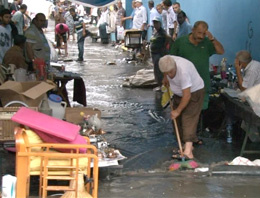 Beyoğlu'nu sel götürdü!