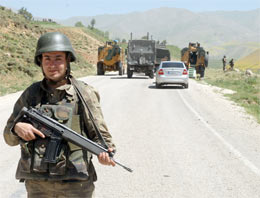 Tunceli'de karakola hain saldırı!