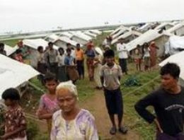 Arakan'da Müslümanların evleri yerle bir edildi