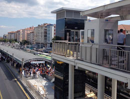 Metrobüste bayram izdihamı